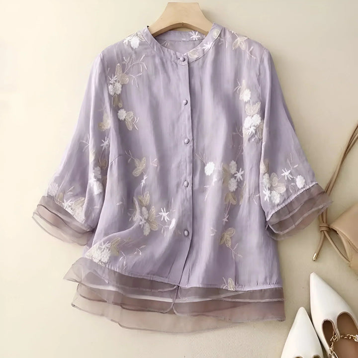 Isabella | Blouse brodée boutonnée